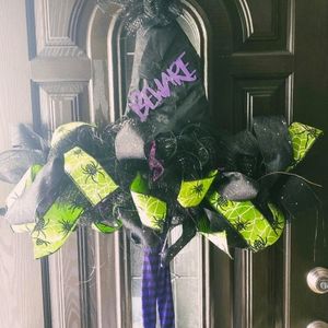 Witch hat wreath